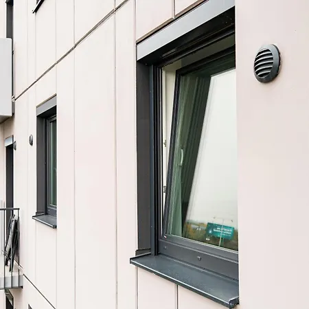 Modern 2-Bedroom Apartment In The Heart Of Pozsony Kültér fotó